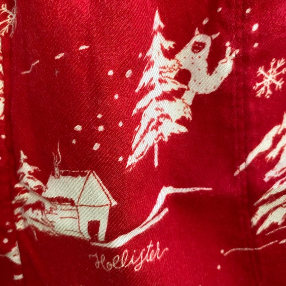 Hollister • Christmas Pajama Shorts - Picture 4 of 5